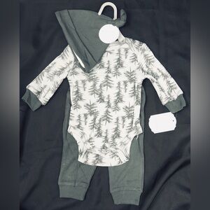 Kyle & Deena Infant Gray 3 Piece Set Tree Onesie/Ribbed Pants/Beanie Hat.   NWT